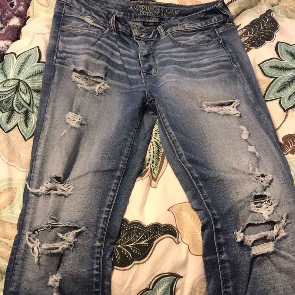 Distressed American eagle jeggings